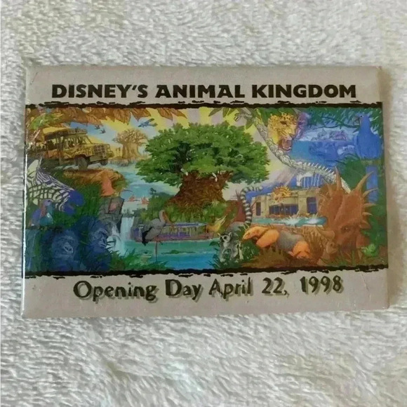 Disney’s Animal Kingdom Opening Day April 22 1998 Pin Back Button - Picture 1 of 3